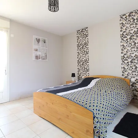 Holiday home De Charme 4 Pers Avec Privatif, Terrasse, Et Equipements Complets Au Coeur D'un Village Viticole - Fr-1-622-20 *