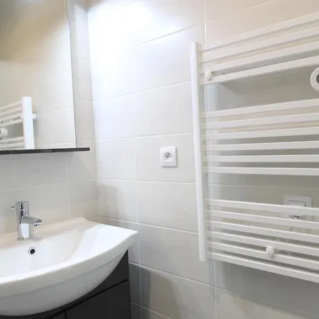 Holiday home De Charme 4 Pers Avec Privatif, Terrasse, Et Equipements Complets Au Coeur D'un Village Viticole - Fr-1-622-20