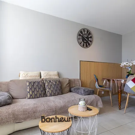 De Charme 4 Pers Avec Privatif, Terrasse, Et Equipements Complets Au Coeur D'un Village Viticole Landhuis *
