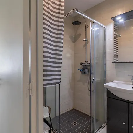 De Charme 4 Pers Avec Privatif, Terrasse, Et Equipements Complets Au Coeur D'un Village Viticole - Fr-1-622-20 La Viardiere