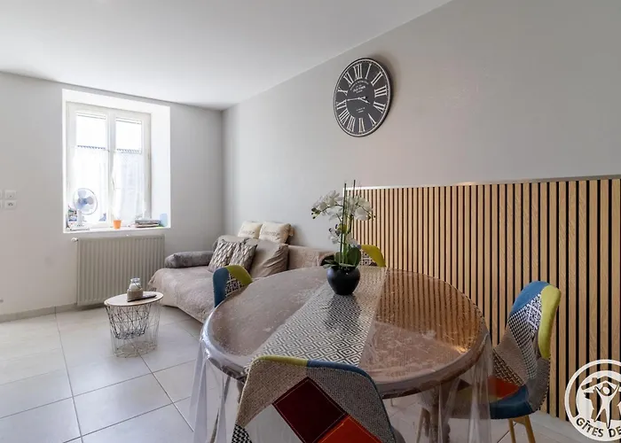 Ferienhaus De Charme 4 Pers Avec Privatif, Terrasse, Et Equipements Complets Au Coeur D'un Village Viticole - Fr-1-622-20 La Viardiere